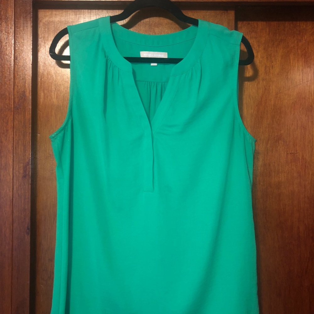 Banana Republic emerald green sleeveless blouse
